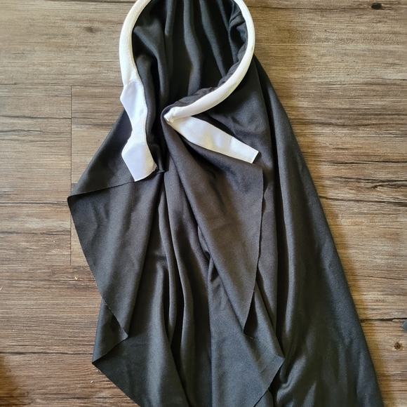 Partial adult nun costume - Picture 2 of 4